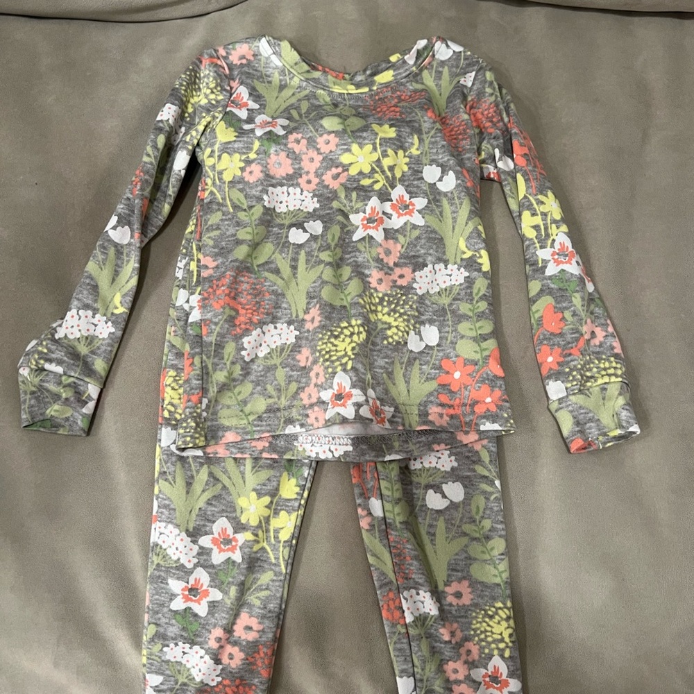 Minkyesque jammies.